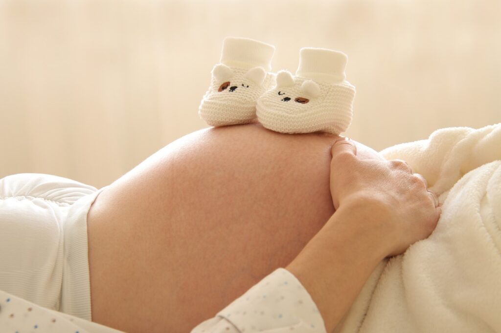 Κριτική προς τις εσφαλμένες αντιρρήσεις για τον επιτυχημένο θεσμό της παρένθετης μητρότητας